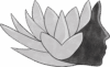 Fleur de lotus stylisée fusionnant avec une silhouette de profil féminin en noir et blanc, évoquant la sérénité.